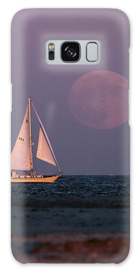 Supermoon Galaxy S8 Case featuring the photograph Supermoon two by John Loreaux
