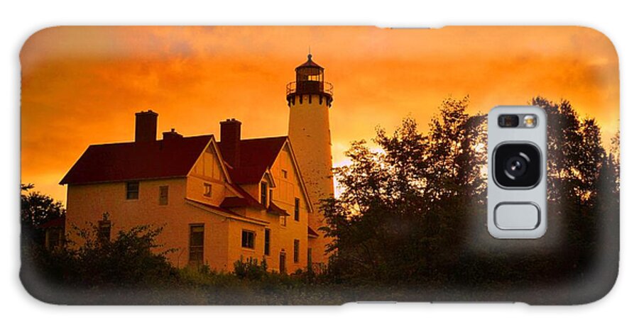  Galaxy Case featuring the photograph The Light at Dusk by Daniel Thompson