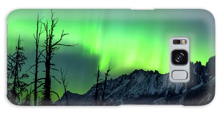 Aurora Galaxy Case featuring the photograph Winthrop Aurora by Ryan McGinnis