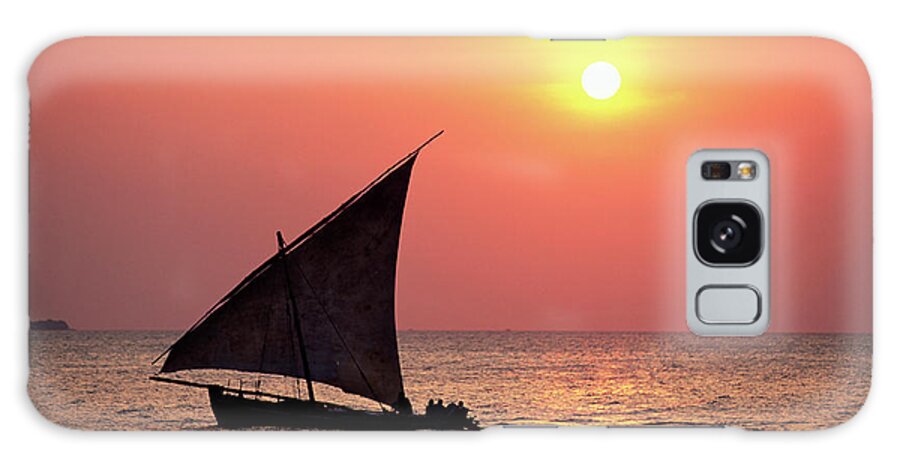 Dhow In Silhouette On The Indian Ocean At Sunset Galaxy Case featuring the photograph 321-3904 by Robert Harding Picture Library