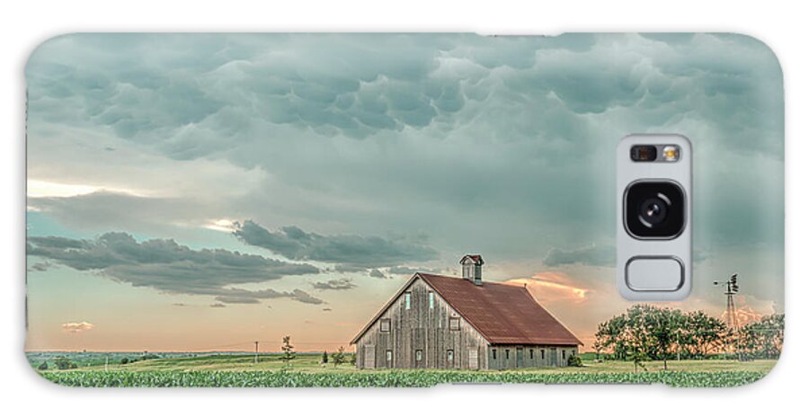 Tourism Galaxy Case featuring the photograph Barn in Sunset by Laura Hedien