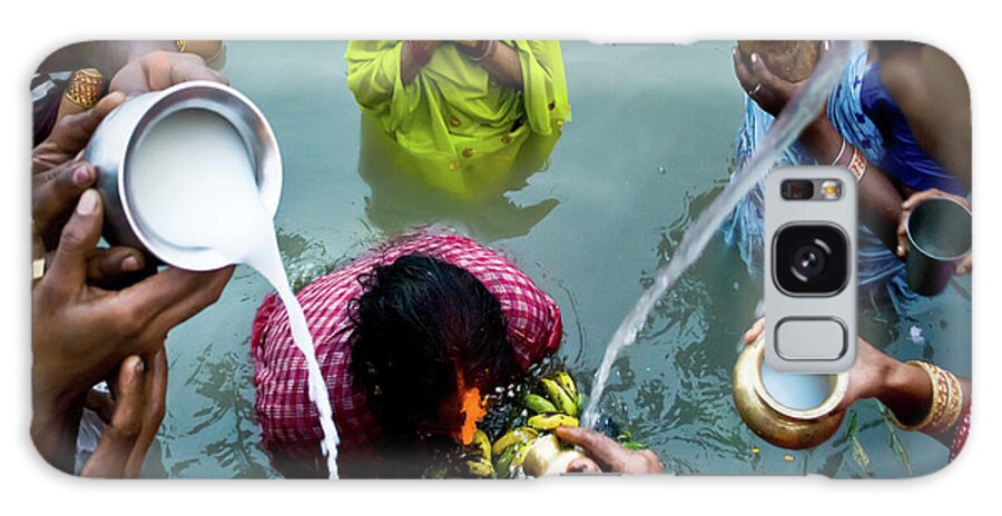 Hinduism Galaxy Case featuring the photograph Devotees Pouring Water And Milk On Woman by Subir Basak