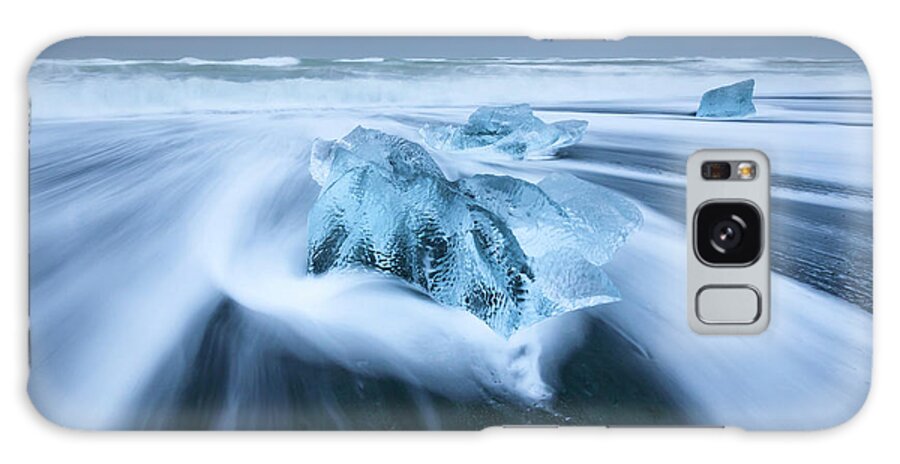 Iceland Galaxy Case featuring the photograph Diamond Beach by Rob Davies