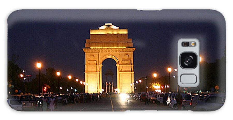 Arch Galaxy Case featuring the photograph India Gate At Night by Ramesh Lalwani
