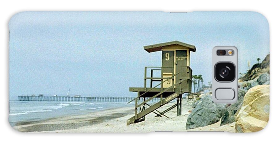 San Clemente Galaxy Case featuring the photograph SC Beach Hut 9 by Lee Antle