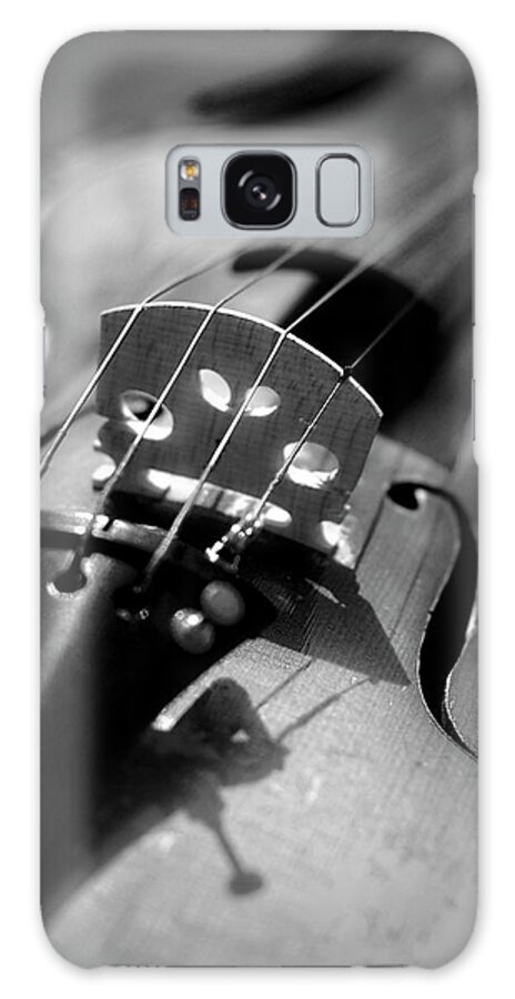 Music Galaxy Case featuring the photograph Violin by Danielle Donders