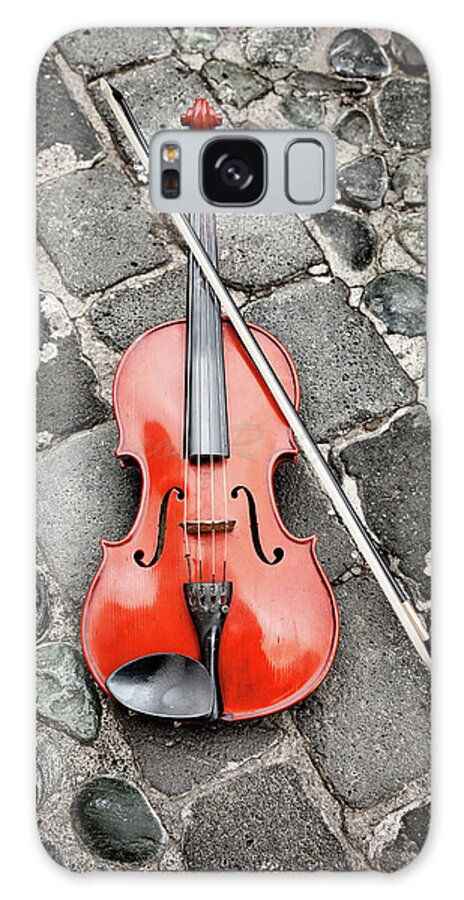 Violin Galaxy Case featuring the photograph Violin by Marcos Rivero Fotógrafo