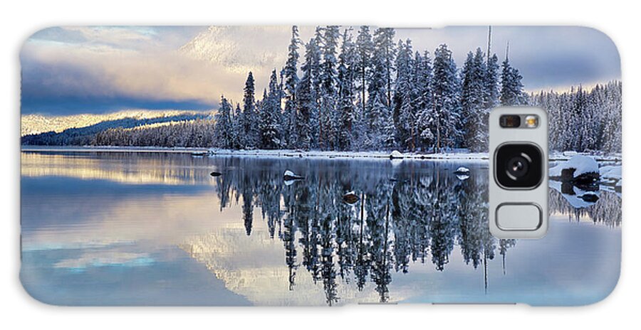 Winter Colors On Lake Wenatchee Galaxy Case featuring the photograph Winter colors on Lake Wenatchee by Lynn Hopwood