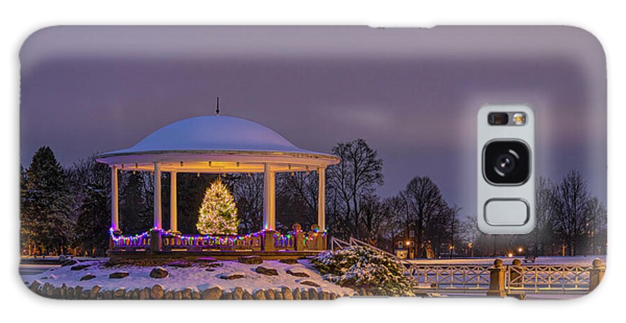 Christmas Galaxy Case featuring the photograph A Strathmore Christmas by Rod Best