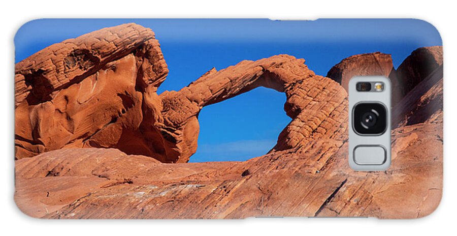 Valley Of Fire State Park Galaxy Case featuring the photograph Arch Rock - Valley of Fire by Jonathan Babon