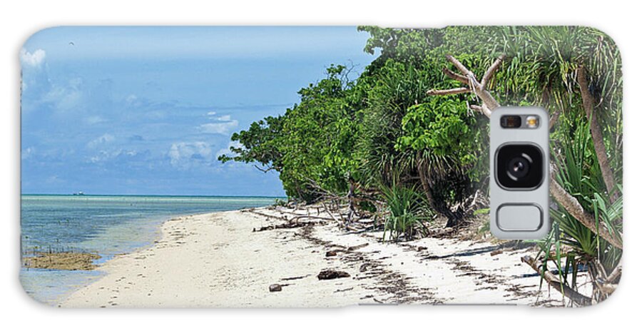 Arreceffi Island Galaxy Case featuring the photograph Beach of Beauty by David Desautel