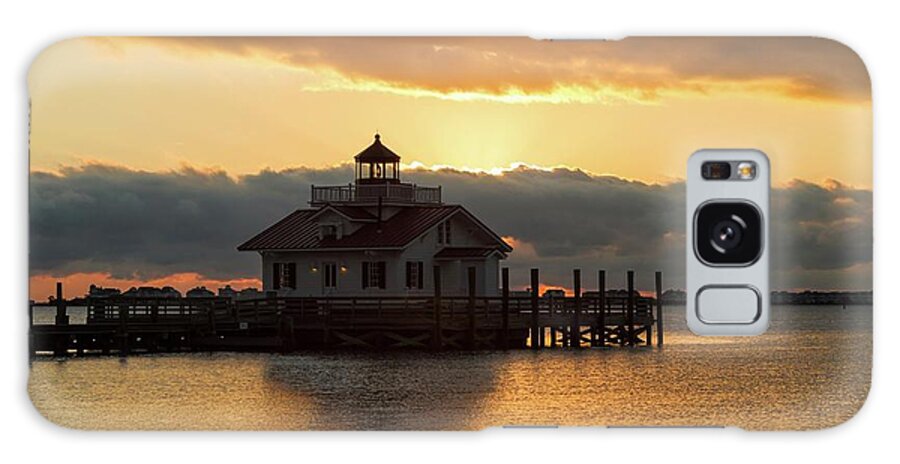 Architecture Galaxy Case featuring the photograph Daybreak over Roanoke Marshes Lighthouse by Liza Eckardt