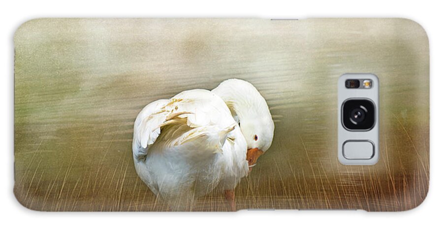 Goose Galaxy Case featuring the photograph Goose with an Itch by Elaine Teague