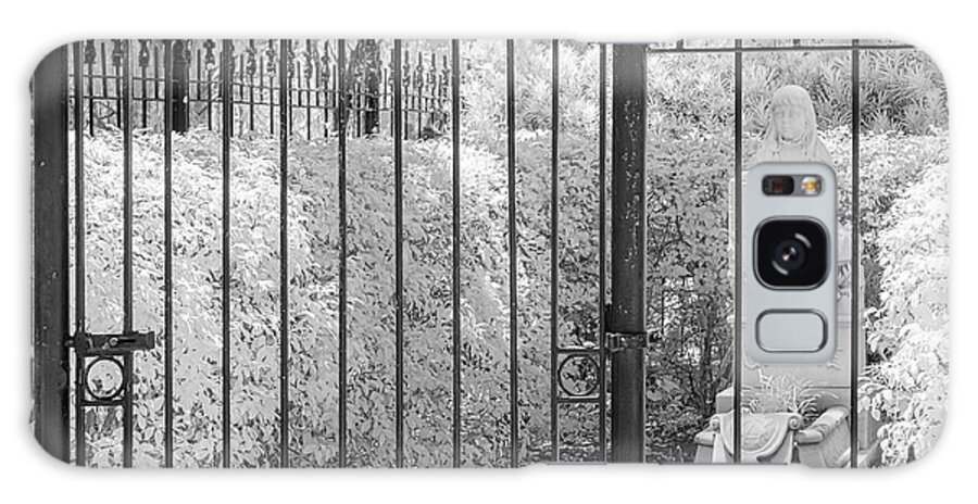 Bonaventure Cemetery Galaxy Case featuring the photograph Gracie Watson Bonaventure Cemetery by Susan Candelario