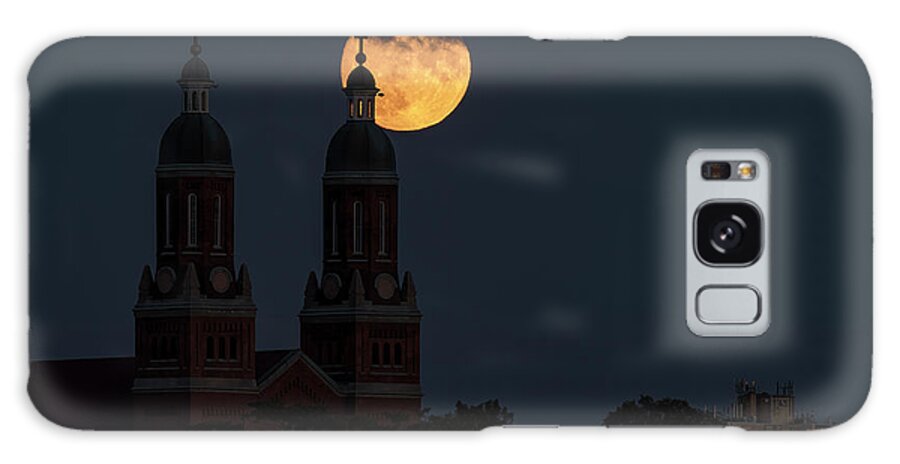 Moon Galaxy Case featuring the photograph Heavenly Moonrise II by Everet Regal