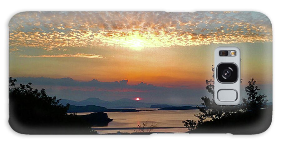 Sunset Galaxy Case featuring the photograph Isle of Skye Sunset by Shirley Galbrecht