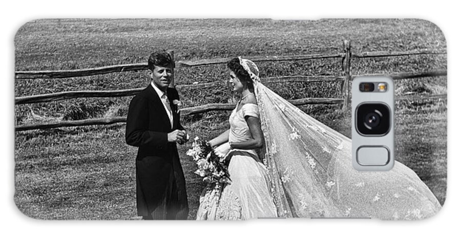 John F. Kennedy Galaxy Case featuring the photograph John F. Kennedy and Jacqueline Bouvier Kennedy on Wedding Day 1953 by L O C