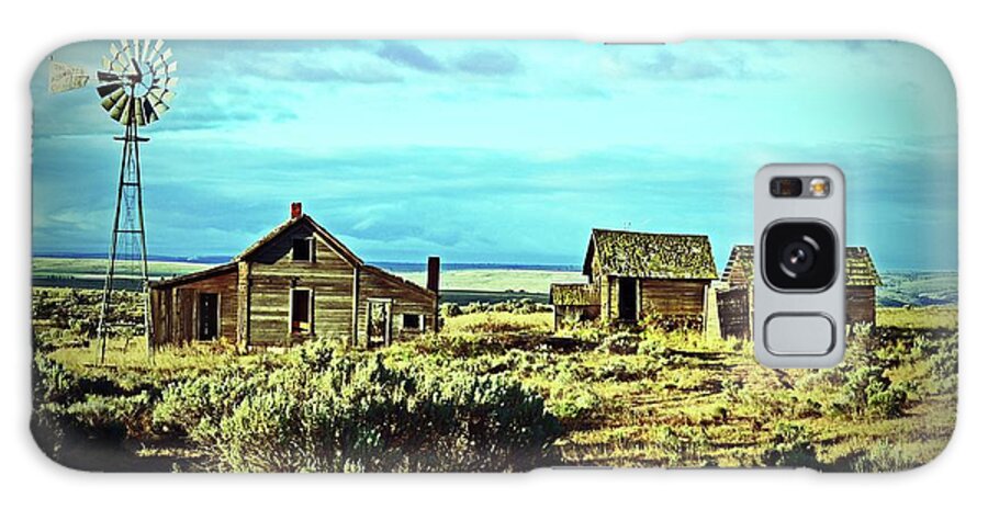 In Focus Galaxy Case featuring the digital art Old Homestead, along the Oregon Trail. by Fred Loring