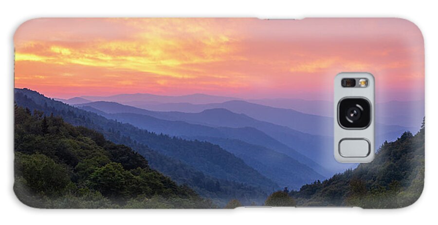 Sunrise Galaxy Case featuring the photograph Smoky Mountain Dawn - D001066 by Daniel Dempster