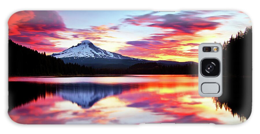 Mount Hood Galaxy Case featuring the photograph Sunrise on the Lake by Darren White