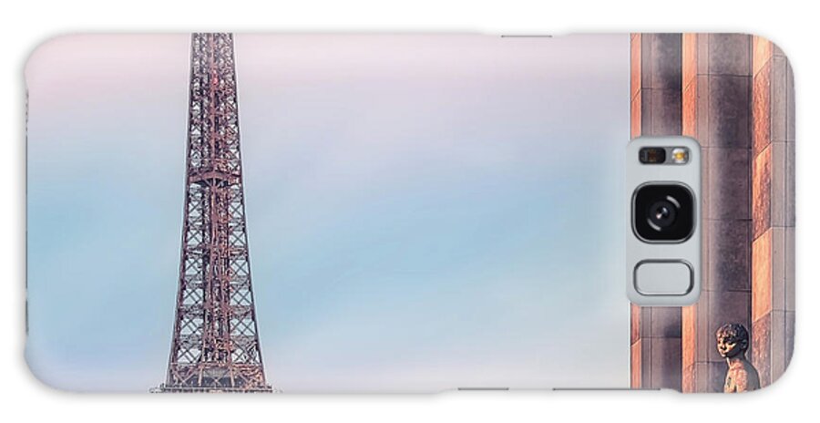 Paris Galaxy Case featuring the photograph Trocadero by Manjik Pictures