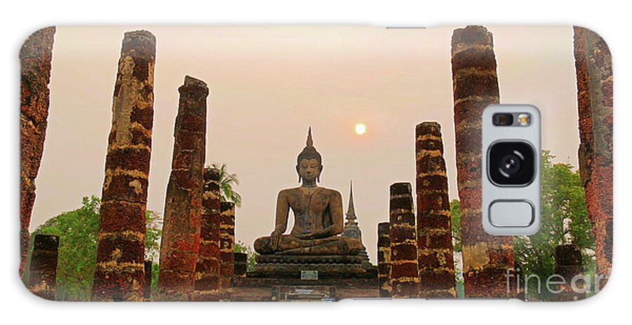 Ruins Galaxy Case featuring the photograph Wat Mahathat Temple by On da Raks