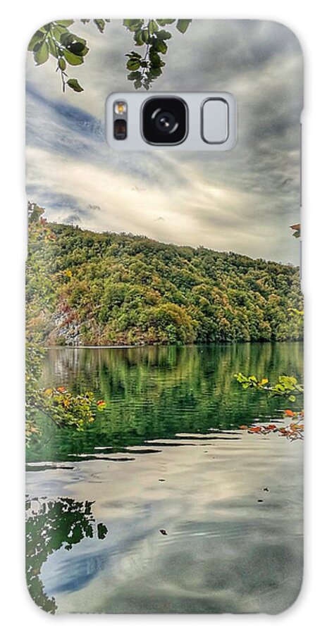 Plitvice Lakes Galaxy S8 Case featuring the photograph Where Sky Meets The Water by Yvonne Jasinski