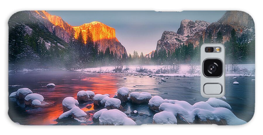 Sunset Galaxy Case featuring the photograph Yosemite Sunset by Henry w Liu