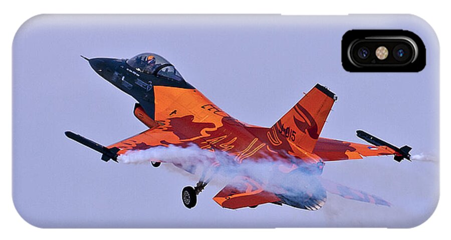 F16am Fighting Falcon iPhone X Case featuring the photograph F-16AM fighting Falcon #1 by Paul Scoullar