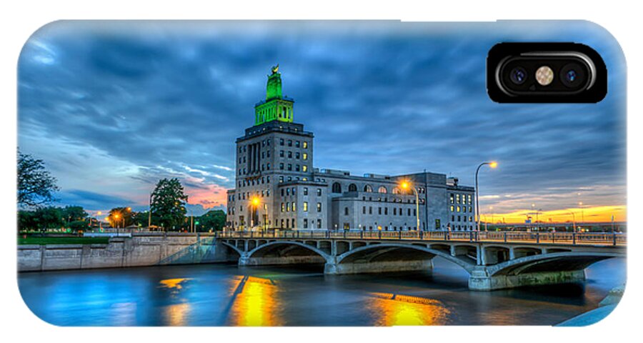 Cedar Rapids iPhone X Case featuring the photograph Cedar Rapids Mays Island at Sunset #2 by Anthony Doudt