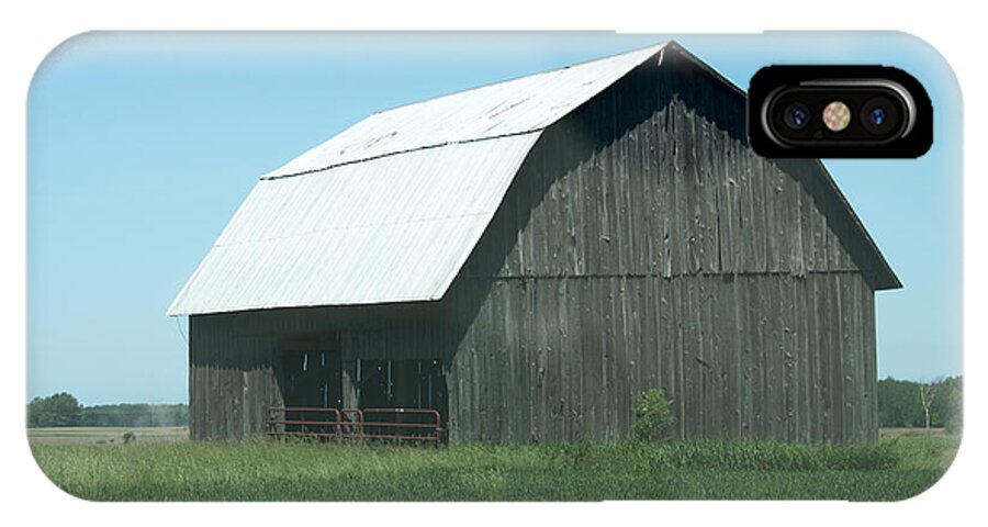 Michigan iPhone X Case featuring the photograph The Old Barn #2 by Linda Kerkau