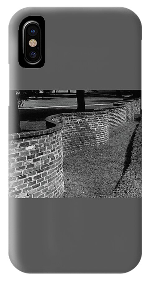 A Serpentine Brick Wall iPhone X Case