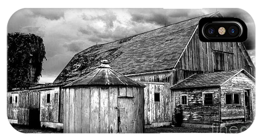Barn iPhone X Case featuring the photograph Barn 66 by Michael Arend