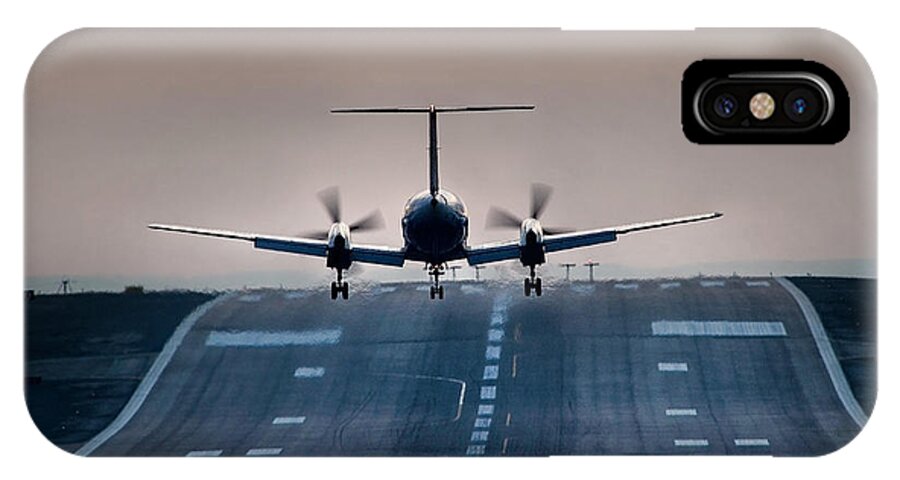 �2013 James David Phenicie iPhone X Case featuring the photograph Embraer 120-ER by James David Phenicie