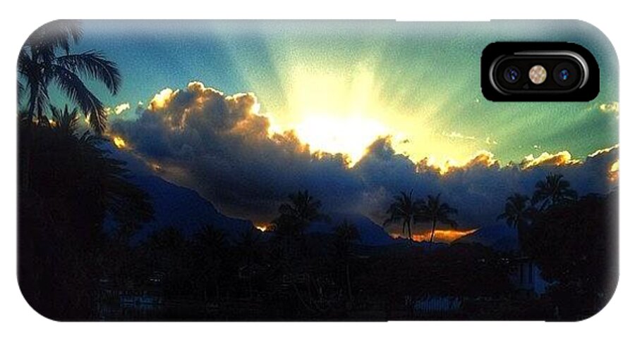 Hawaiistagram iPhone X Case featuring the photograph #igtube #igaddict #hawaiistagram by Brian Governale