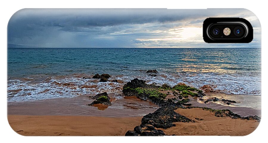 Hawaii iPhone X Case featuring the photograph Keawakapu by Lars Lentz