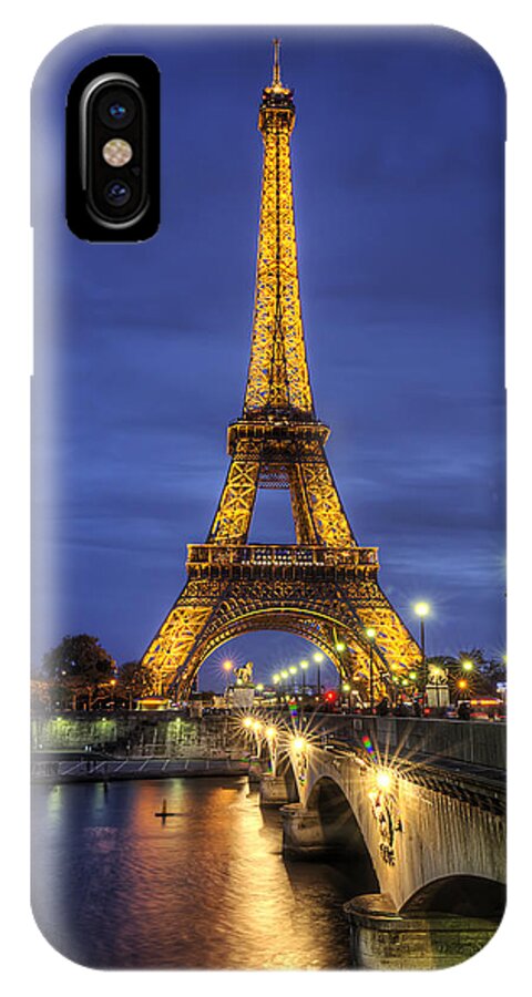 Eiffel Tower iPhone X Case featuring the photograph La Tour Eiffel by Ryan Wyckoff