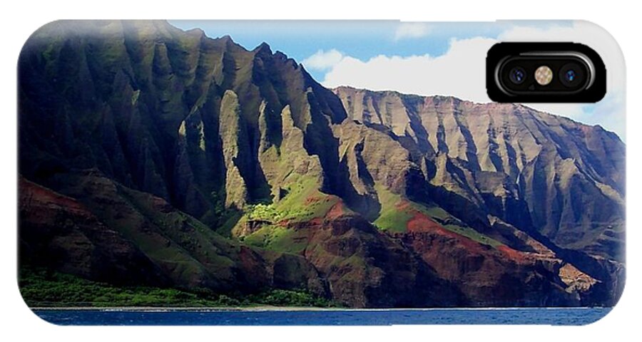 Kauai iPhone X Case featuring the photograph Na Pali Coast on Kauai by Amy McDaniel