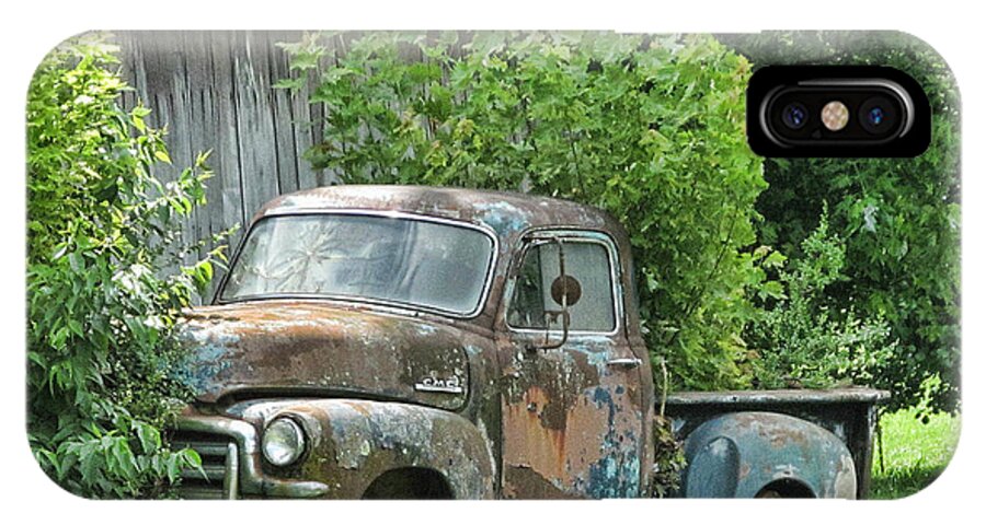 Victor Montgomery iPhone X Case featuring the photograph Old GMC by Vic Montgomery