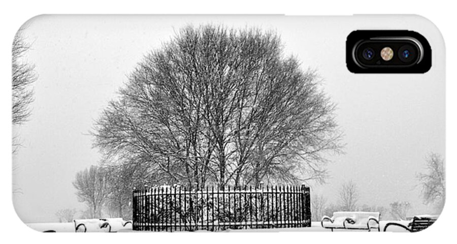 Penn Treaty Park iPhone X Case featuring the photograph Penn Treaty Park Circle by Andrew Dinh