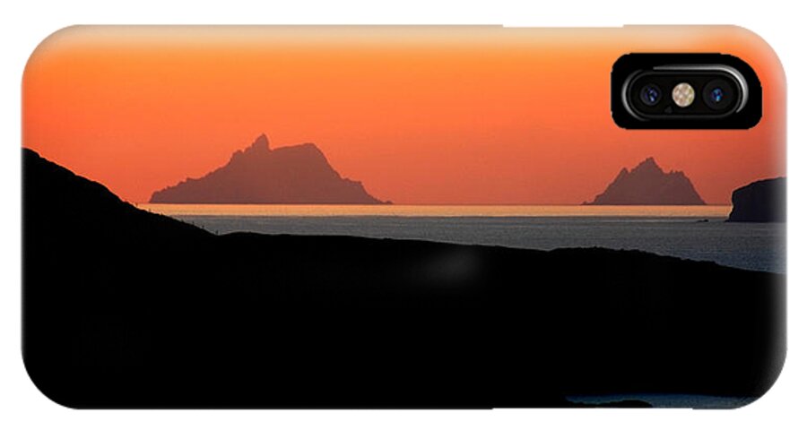 Sunset iPhone X Case featuring the photograph Skellig Islands by Aidan Moran