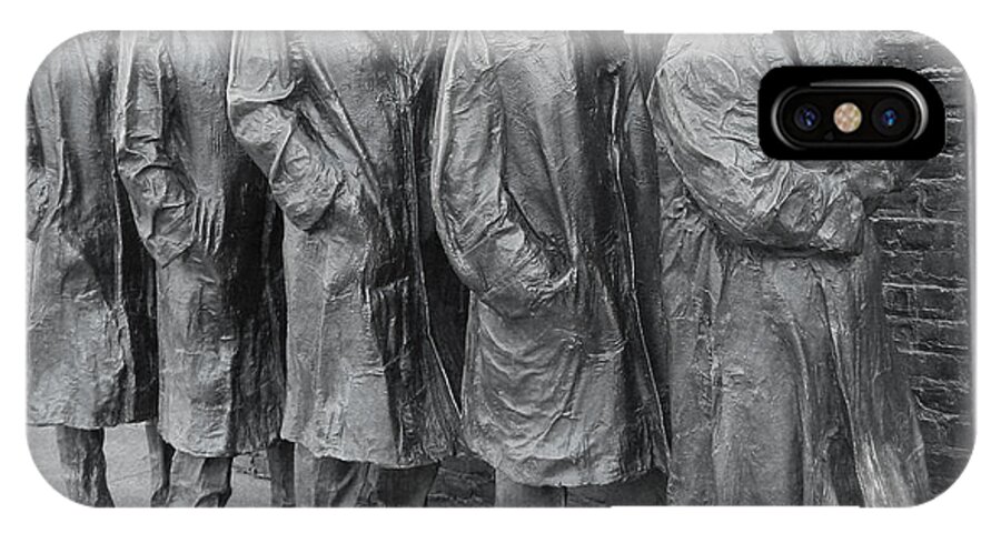 The Breadline iPhone X Case featuring the photograph The Breadline BW - FDR Memorial by Emmy Marie Vickers