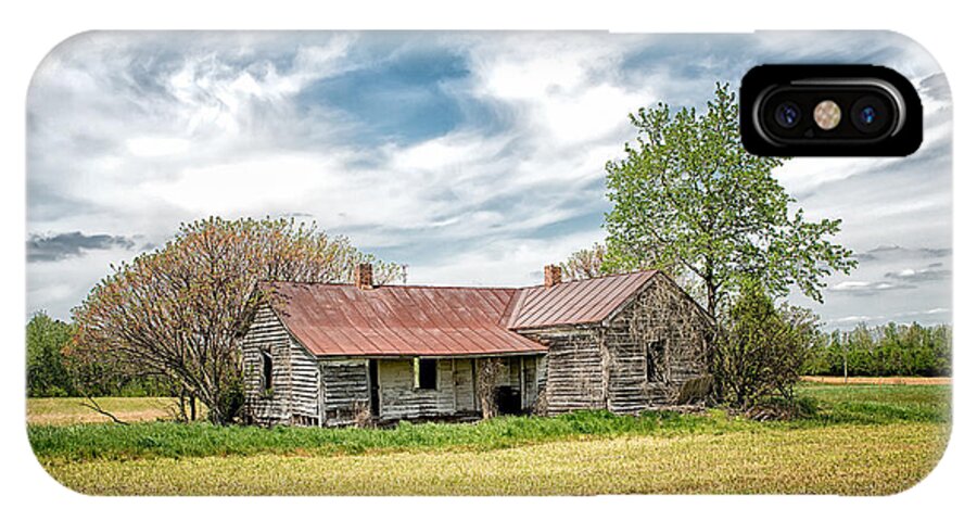 Abandoned Farmhouse iPhone X Case featuring the photograph This Old House by Victor Culpepper