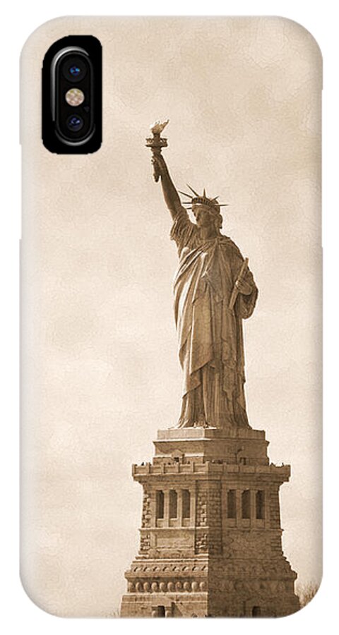 Bw iPhone X Case featuring the photograph Vintage statue of Liberty by RicardMN Photography