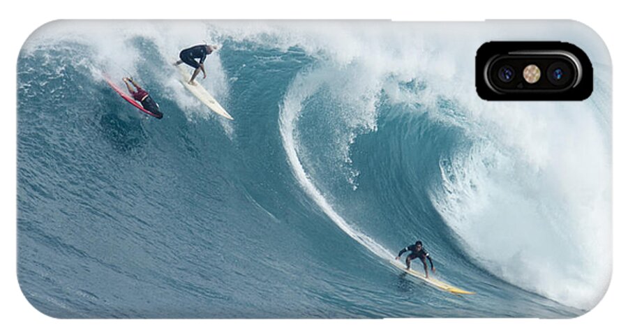 Surf iPhone X Case featuring the photograph Waimea Surfers by Sean Davey