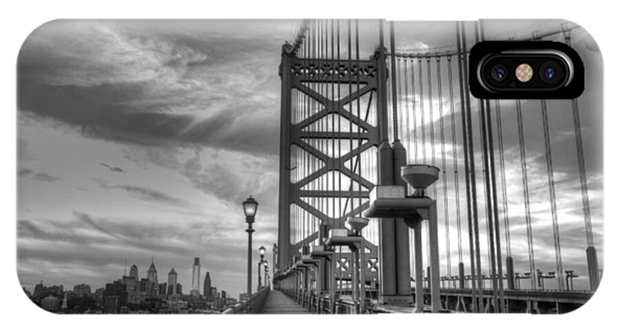 Philadelphia iPhone X Case featuring the photograph Walking to Philadelphia by Jennifer Ancker