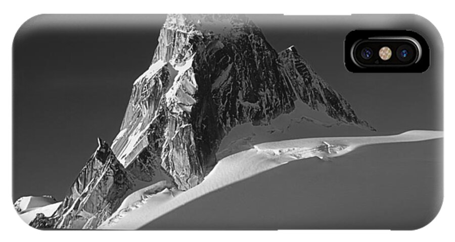 Sunrise iPhone X Case featuring the photograph 1M2716-BW Sunrise on Pigeon Spire by Ed Cooper Photography