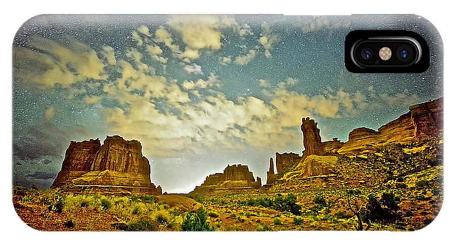 Arches National Park iPhone X Case featuring the photograph A Wondrous Night by Don Mercer