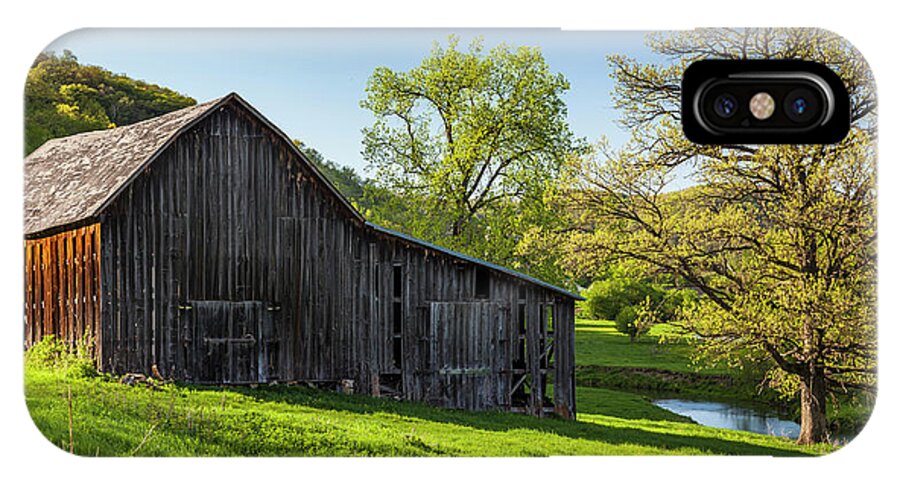 5dii iPhone X Case featuring the photograph Bad Axe Barn by Mark Mille