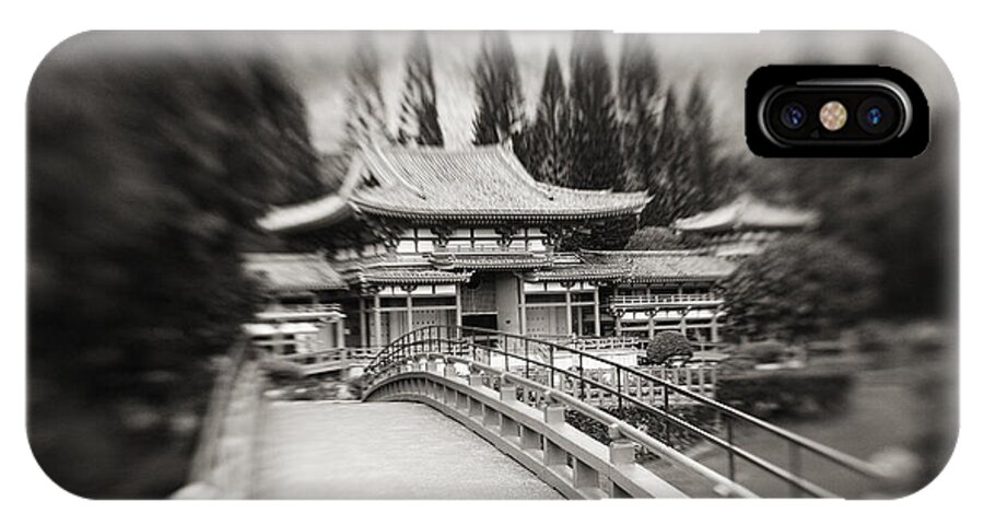 Ahuimanu Valley iPhone X Case featuring the photograph Byodo-In Temple by Ron Dahlquist - Printscapes